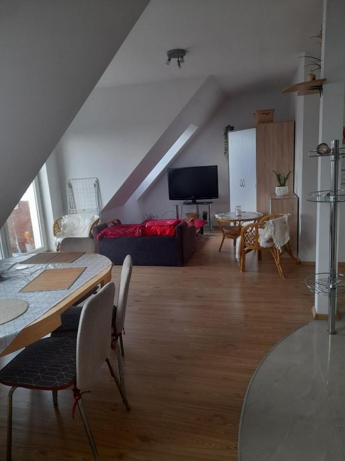 Jasne Czyste I Zadbane Mieszkanie Blisko Lotniska Danzig Exterior foto